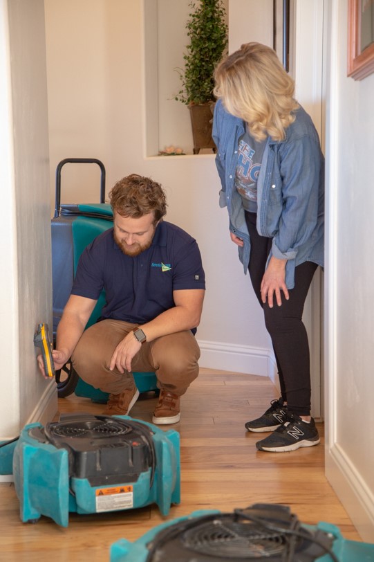 smr servicer helping person