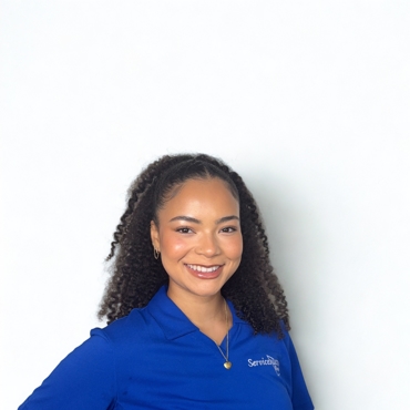 Stefany Staples Photo