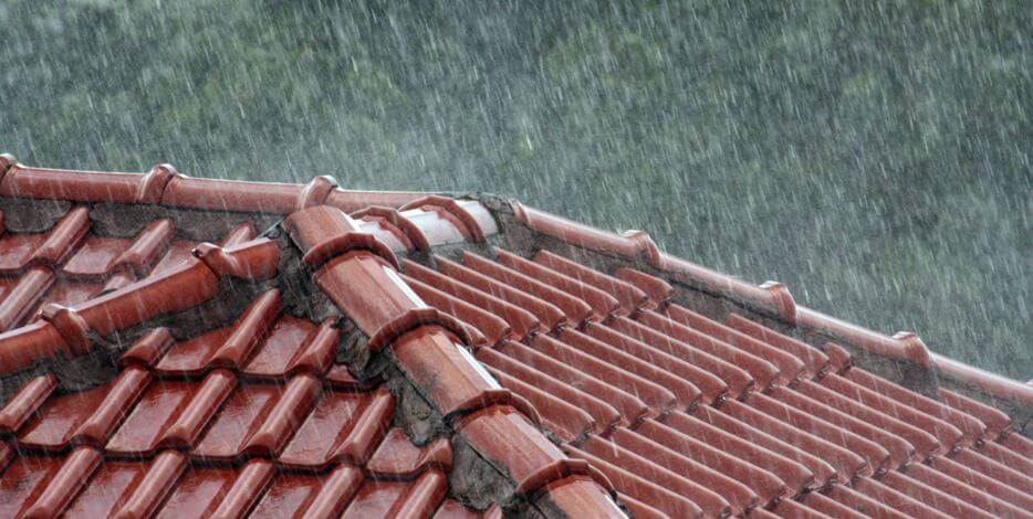 Roof in rain. 
